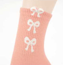 Load image into Gallery viewer, 4 Pairs of Crew Cotton Socks - Cute Bow
